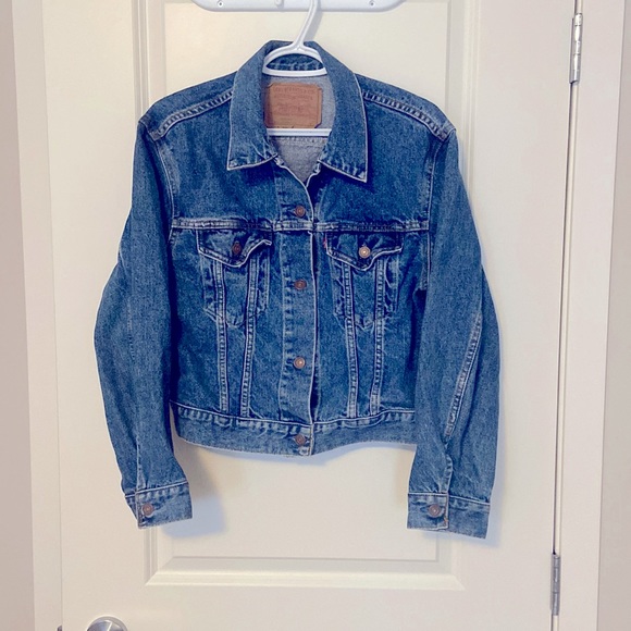 Levi’s jean jacket. Women’s size Medium EUC - Picture 1 of 3